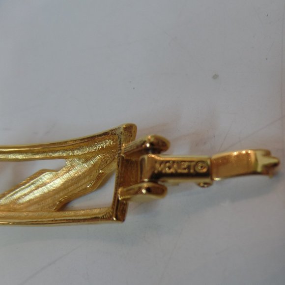 Vintage Monet Bracelet  Gold Tone Links Leaf Design Cutouts 7" Fold Over Clasp - Picture 6 of 10